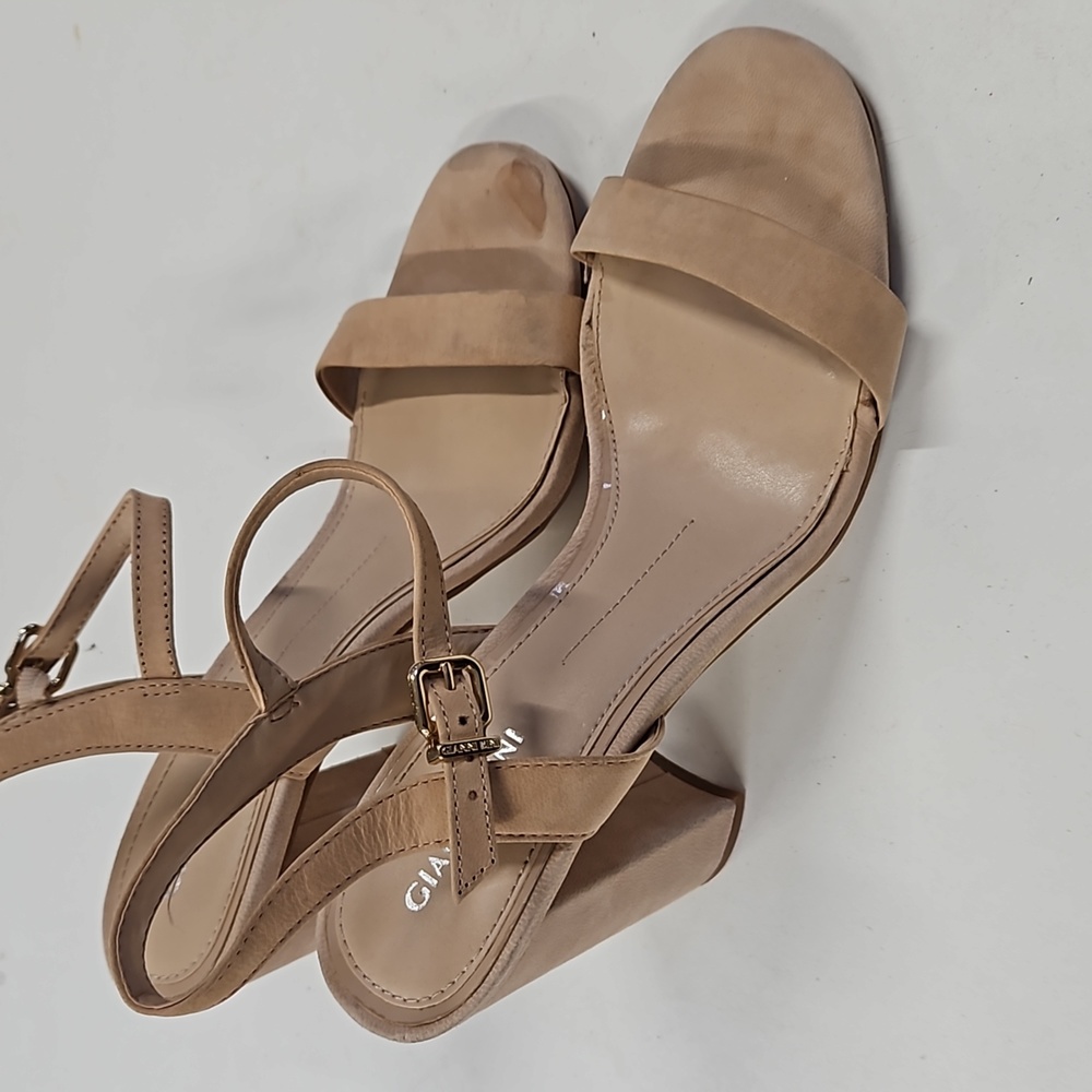 Dress heels, nude color, size 8.5, Gianni Bini